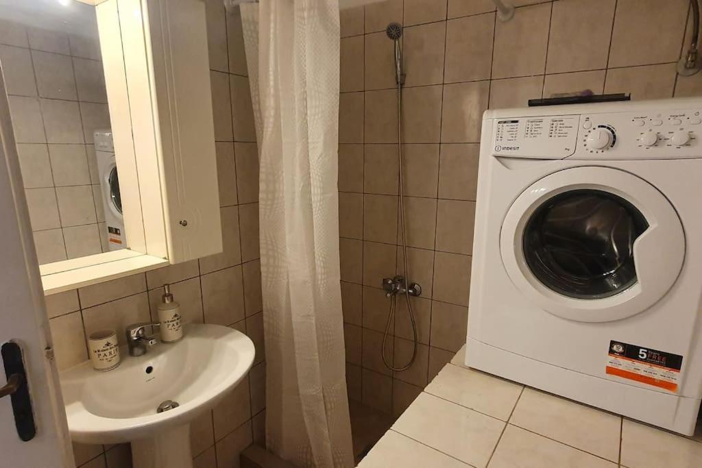 Spacious Beauty In Athens, 55M2, Metro 7' Eksteriør bilde